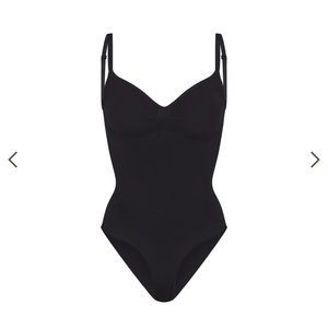 SCULPTING BODYSUIT W. SNAPS